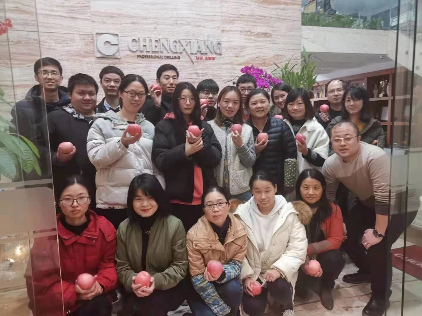 風(fēng)勁帆滿圖新志，砥礪奮進(jìn)正此時(shí)